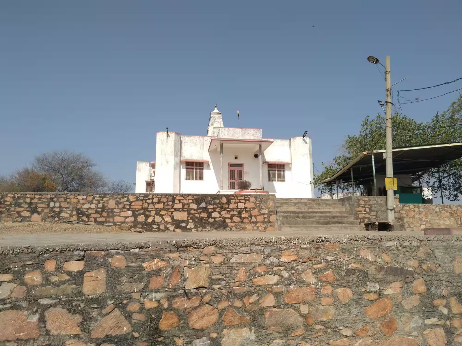 chetan-dungri-mandir-rambagh-ki-dhani-jaipur-temples-O3GEKCiEFg